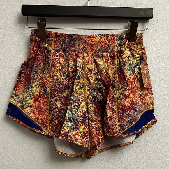 Lululemon Hotty Hot Short 4" - Picture 1 of 4